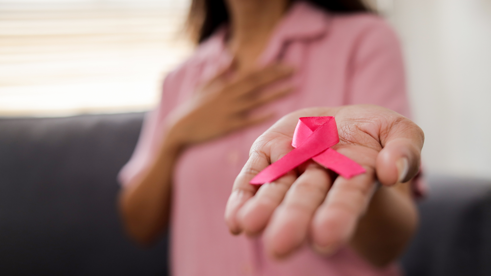 Outubro Rosa reforça a importância da informação e do cuidado com a saúde da mulher